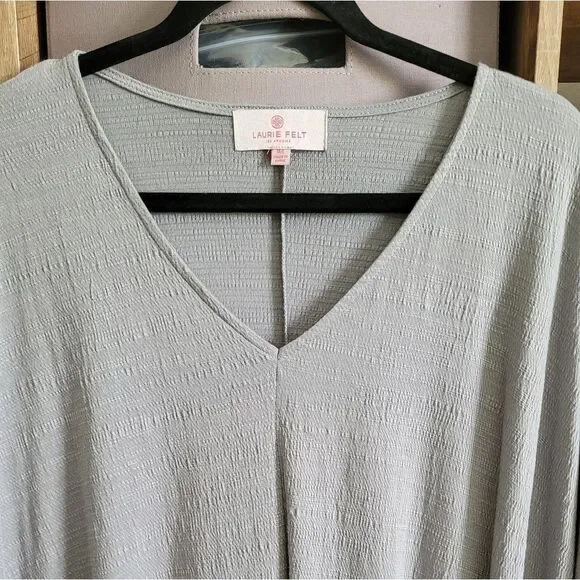 Laurie Felt Gray V-Neck Top Size M/L - Picture 6 of 12